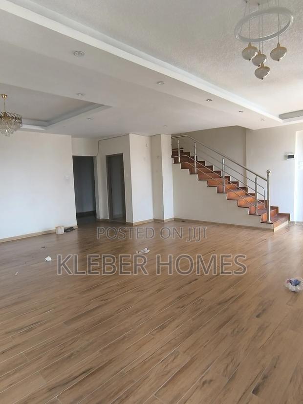 5bdrm Duplex in Parklands for rent