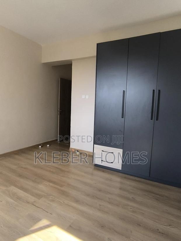 5bdrm Duplex in Parklands for rent