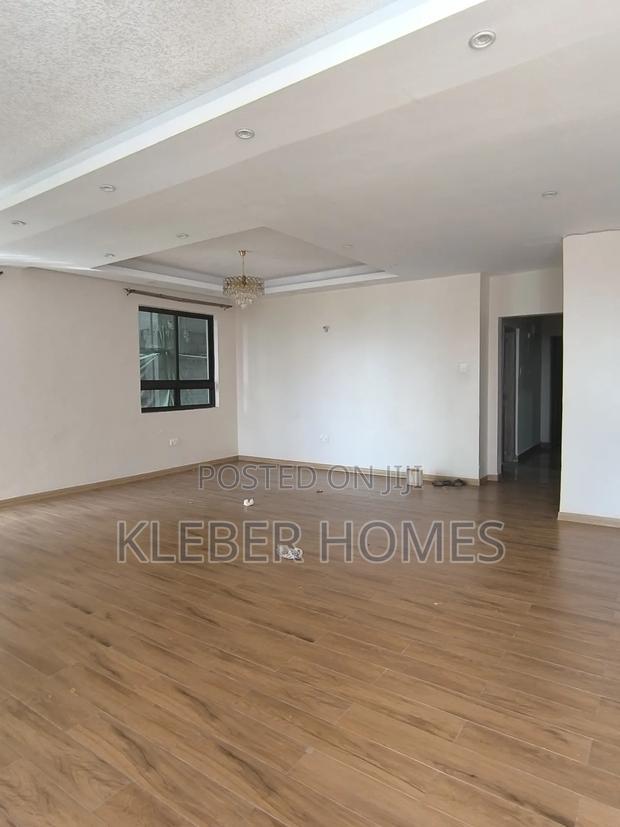 5bdrm Duplex in Parklands for rent