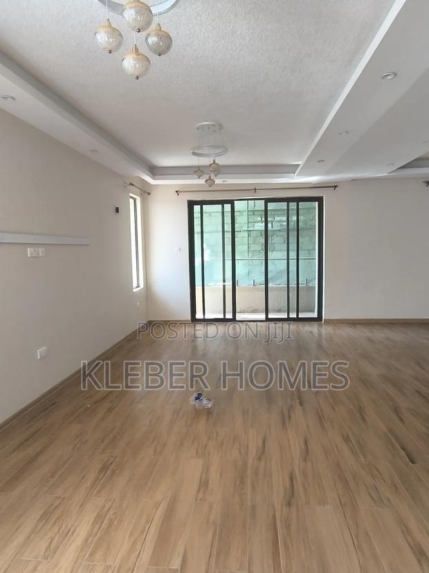 5bdrm Duplex in Parklands for rent