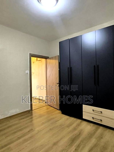 5bdrm Duplex in Parklands for rent - Image 13