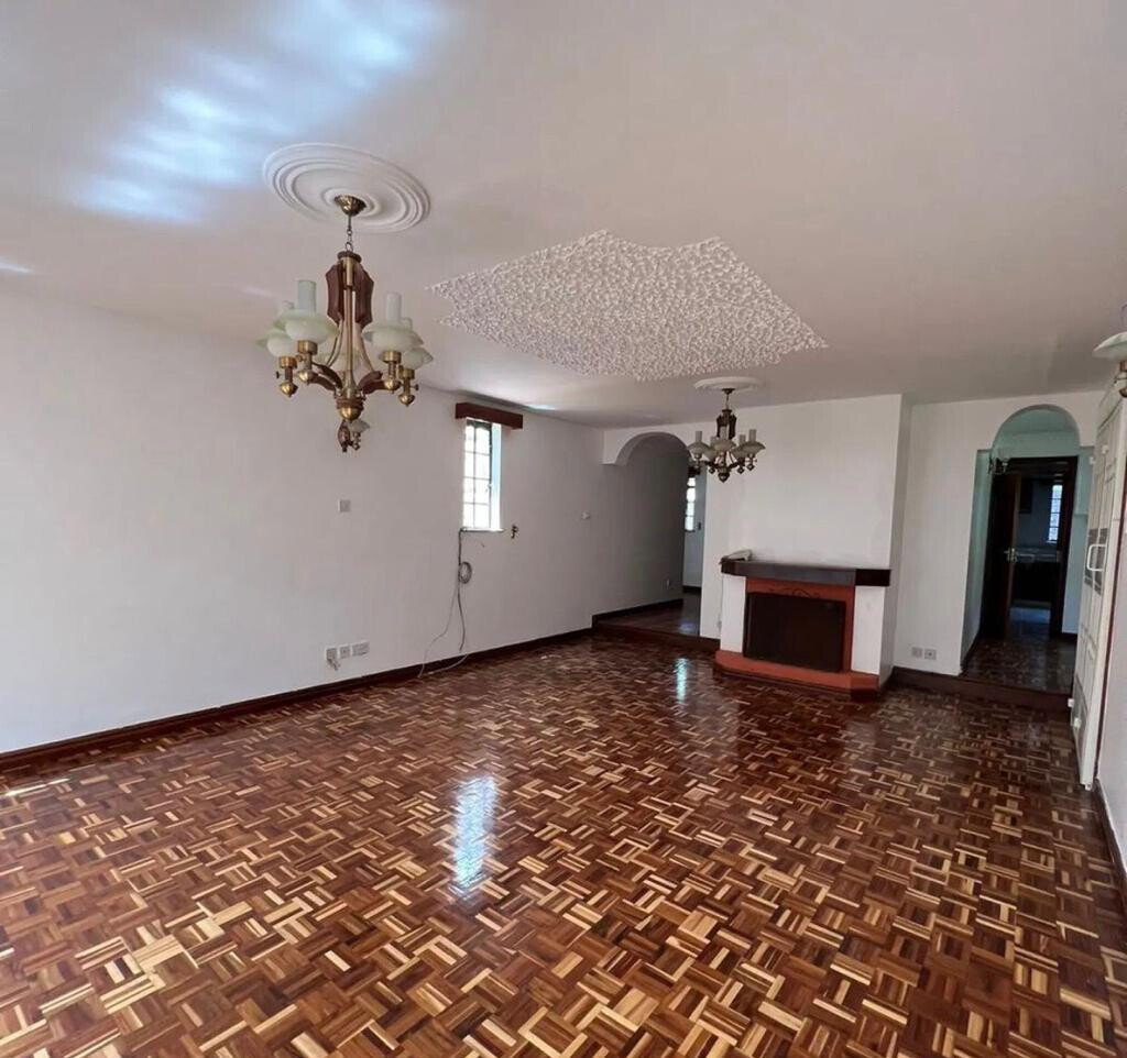 4BR Townhouse with Fireplace & Private Terrace - Lavington