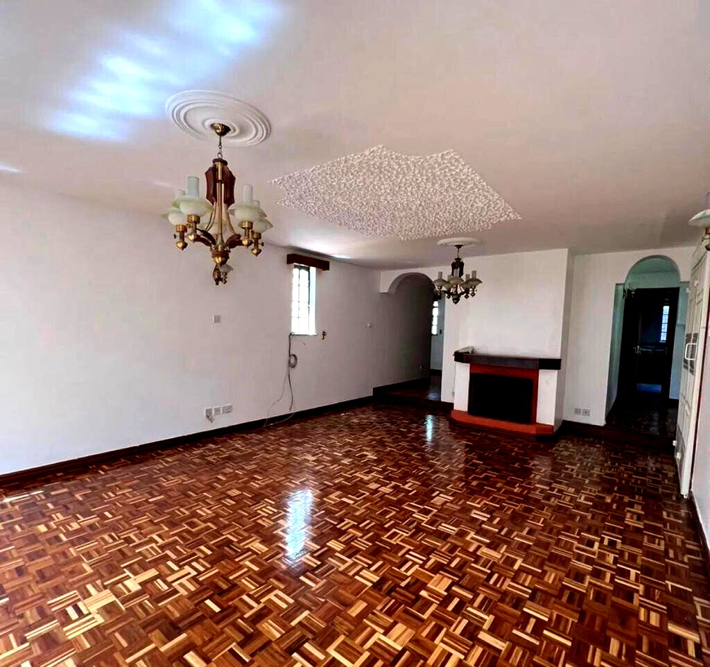 4BR Townhouse with Fireplace & Private Terrace - Lavington