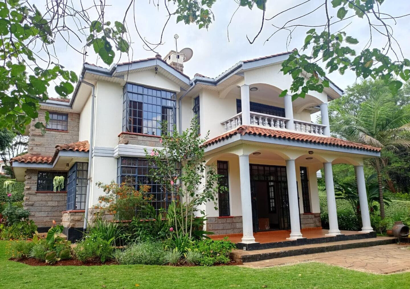 4BR Townhouse on Half-Acre with Gym & Pool - Rosslyn