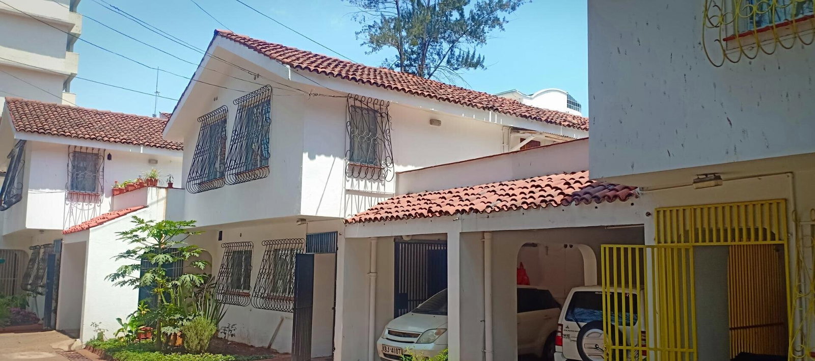 Mature Garden Townhouse with DSQ - Westlands
