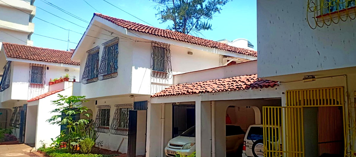 Mature Garden Townhouse with DSQ - Westlands