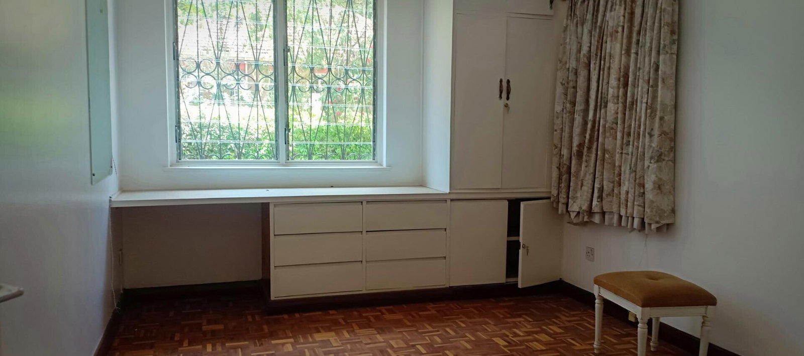 Mature Garden Townhouse with DSQ - Westlands