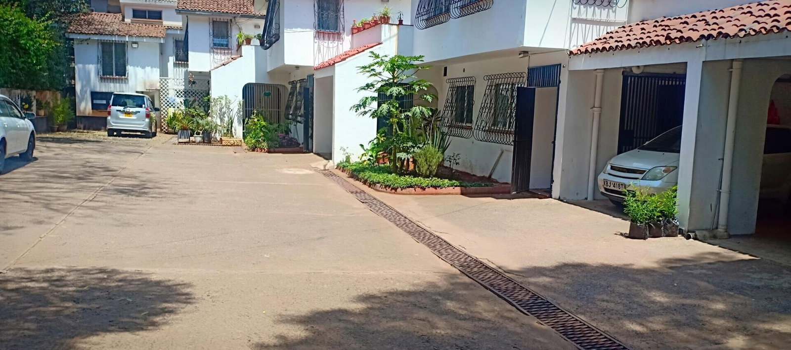 Mature Garden Townhouse with DSQ - Westlands