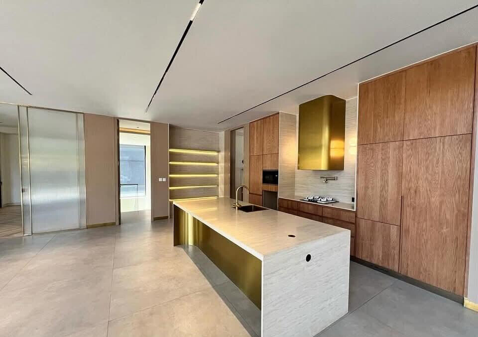 Studio 54-Designed 5BR with Heated Pool & Smart Glass - Kitisuru