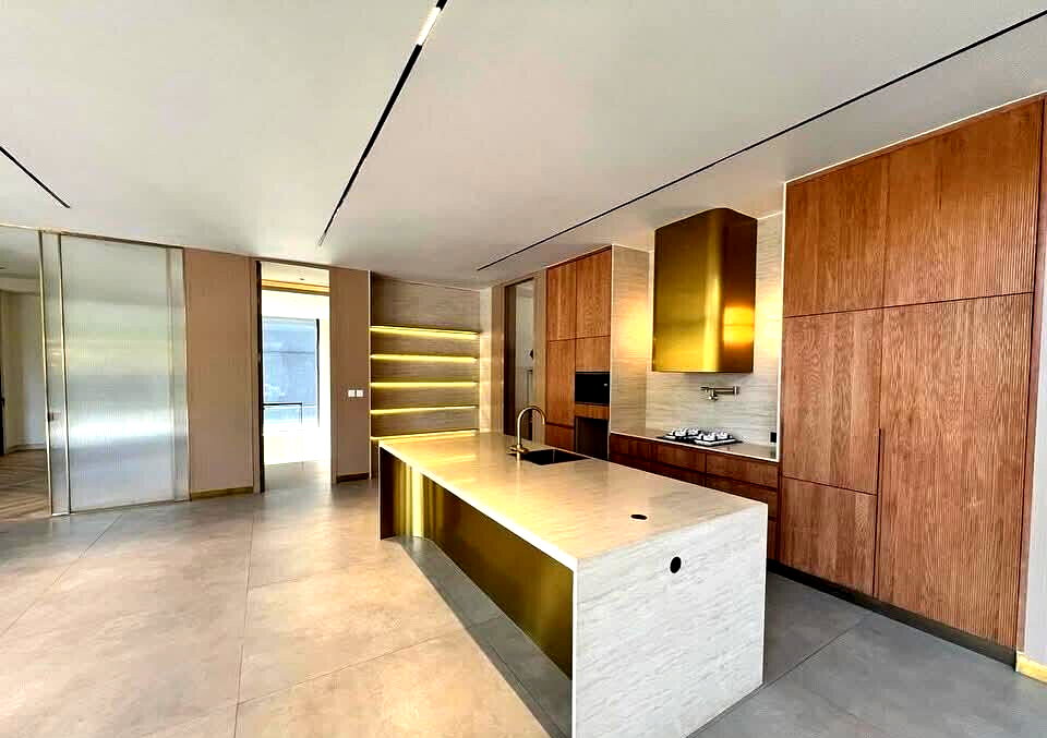 Studio 54-Designed 5BR with Heated Pool & Smart Glass - Kitisuru