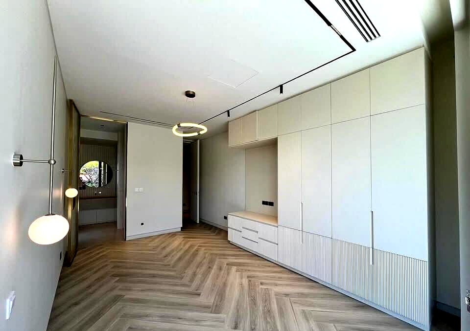 Studio 54-Designed 5BR with Heated Pool & Smart Glass - Kitisuru