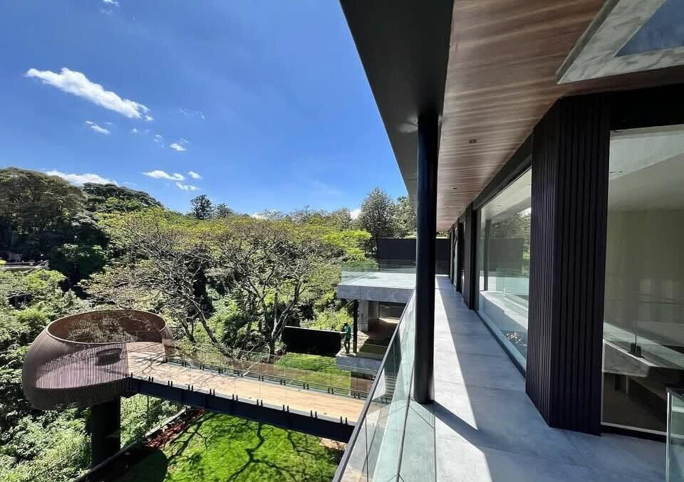 Studio 54-Designed 5BR with Heated Pool & Smart Glass - Kitisuru