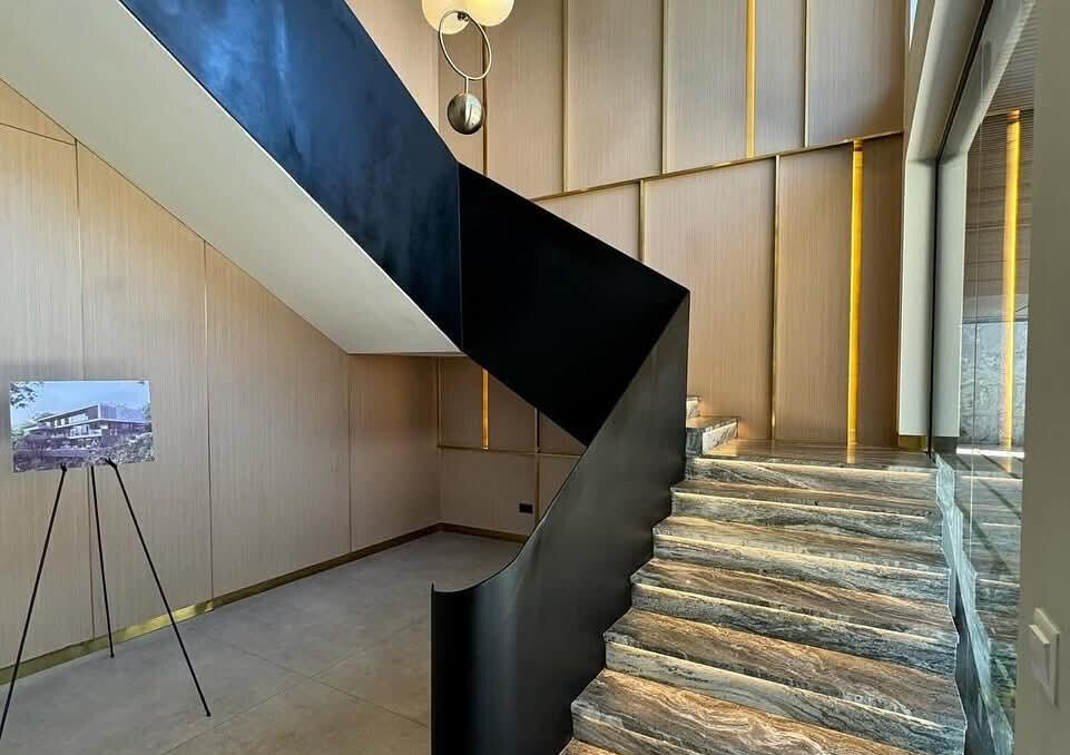 Studio 54-Designed 5BR with Heated Pool & Smart Glass - Kitisuru