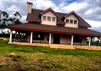 3BR All En-Suite Townhouse with 2 Cottages on 3.8 Acres - Kiserian