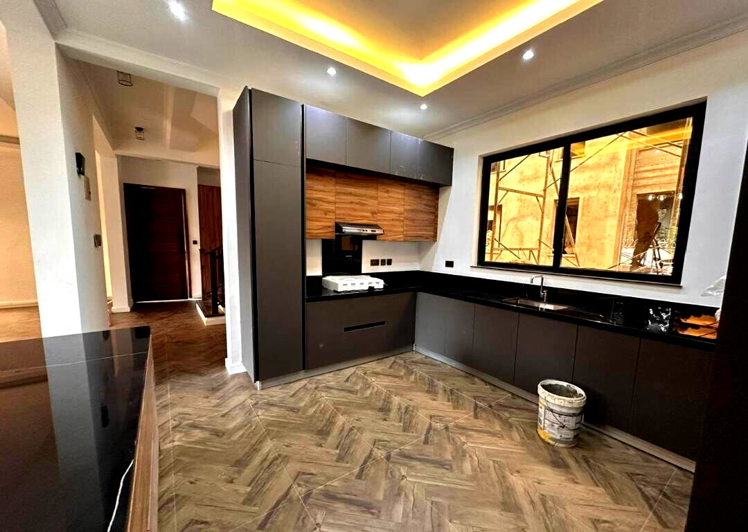 Brand-New 4-Ensuite Townhouse with Generator & Solar - Lavington