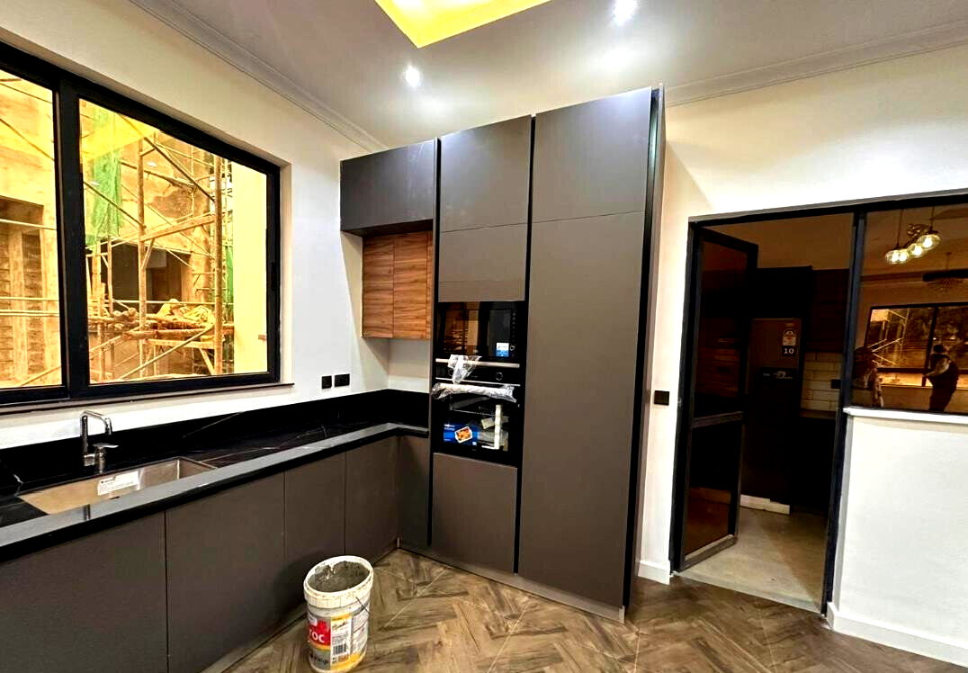 Brand-New 4-Ensuite Townhouse with Generator & Solar - Lavington