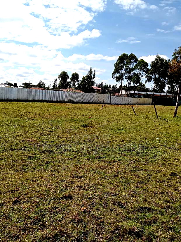 1/4 Plot Kimumu Less Than 300metres From Tarmac