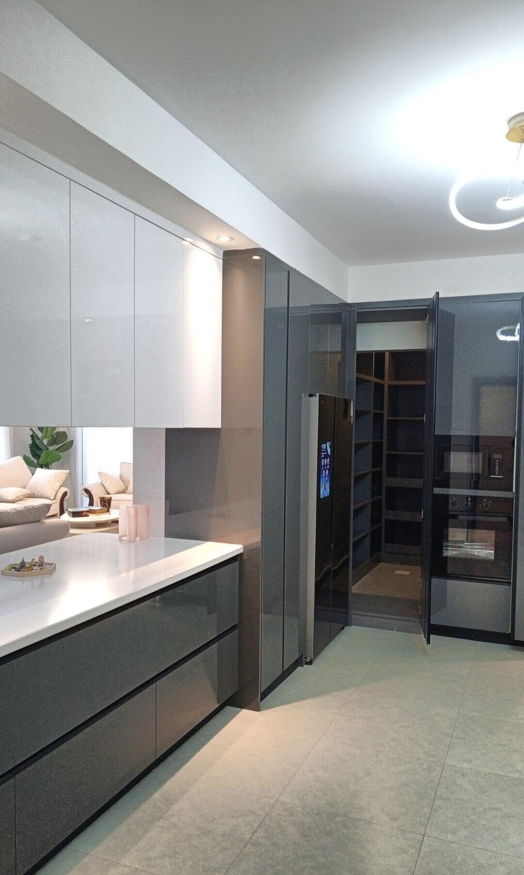 4BR Simplex with Infinity Pool & Squash Court - Parklands