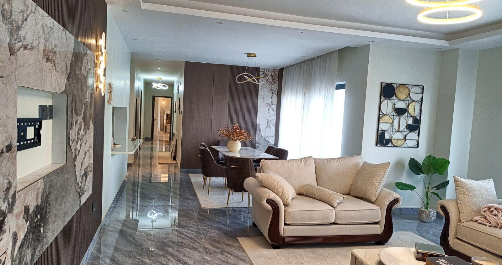 4BR Simplex with Infinity Pool & Squash Court - Parklands