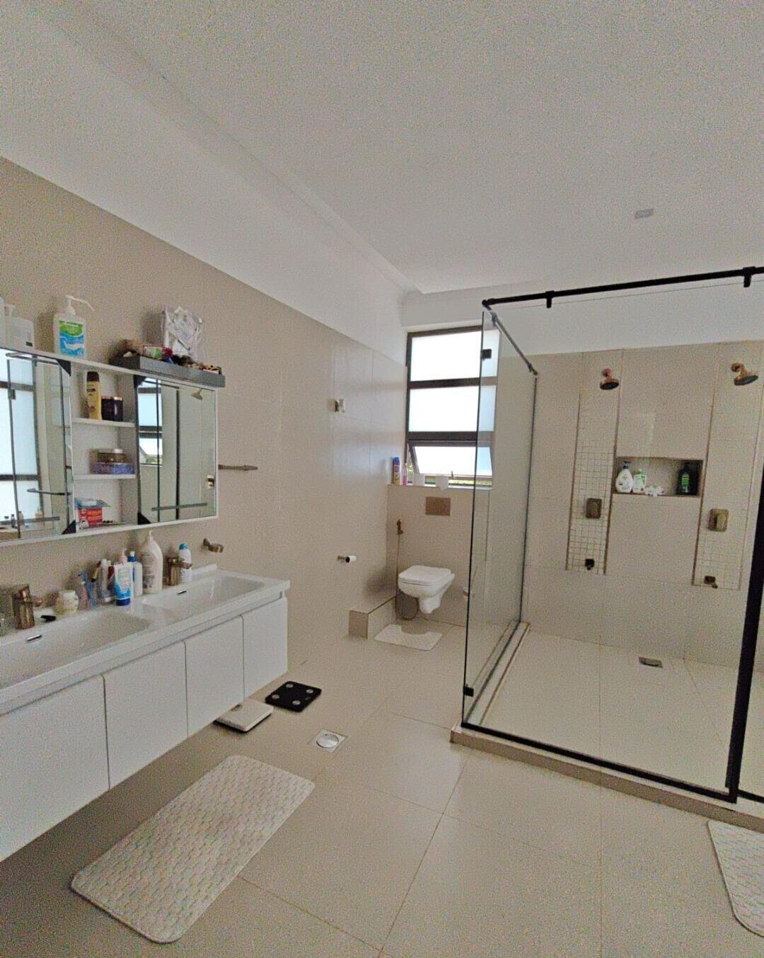 Luxury 5-Bedroom Villa - Karen C