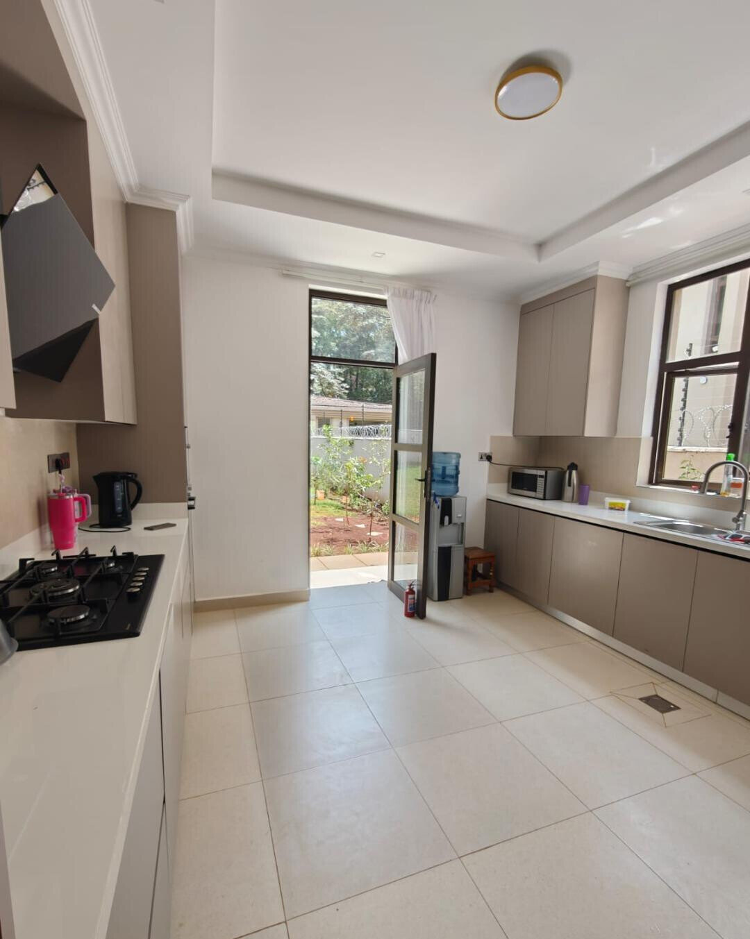 Luxury 5-Bedroom Villa - Karen C