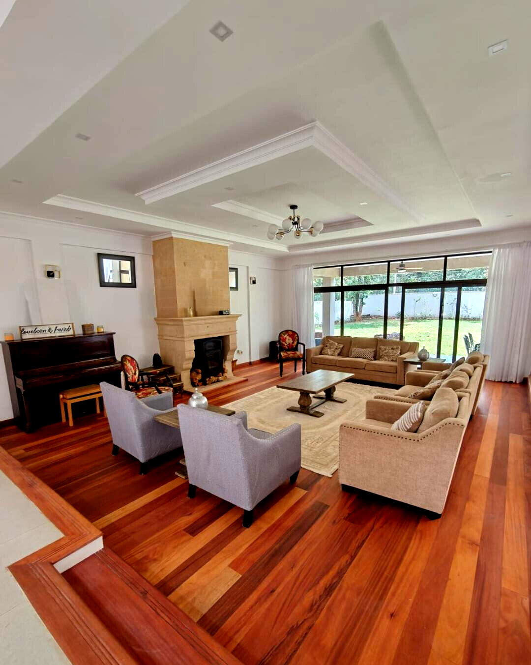 Luxury 5-Bedroom Villa - Karen C
