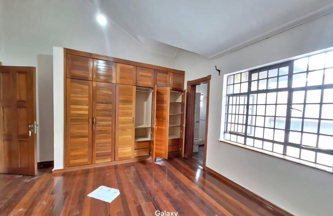 Luxury 4BR Home with Garden