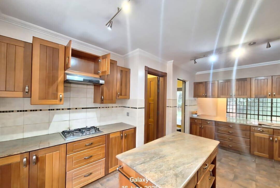 Luxury 4BR Home with Garden