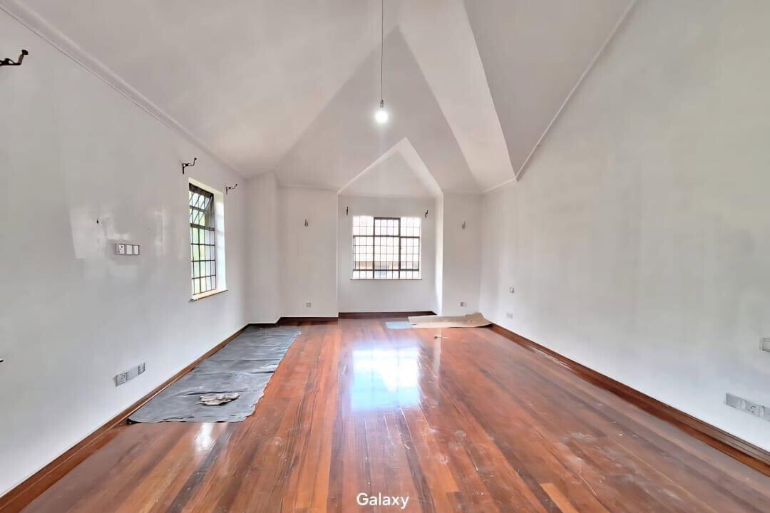 Luxury 4BR Home with Garden