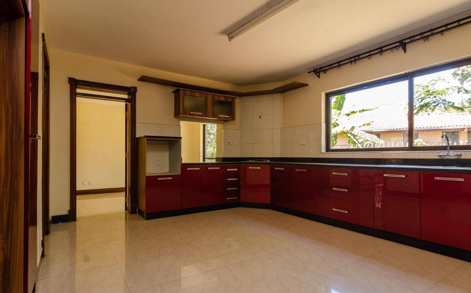 3-Storey Townhouse with Pool & Roof Terrace - Westlands