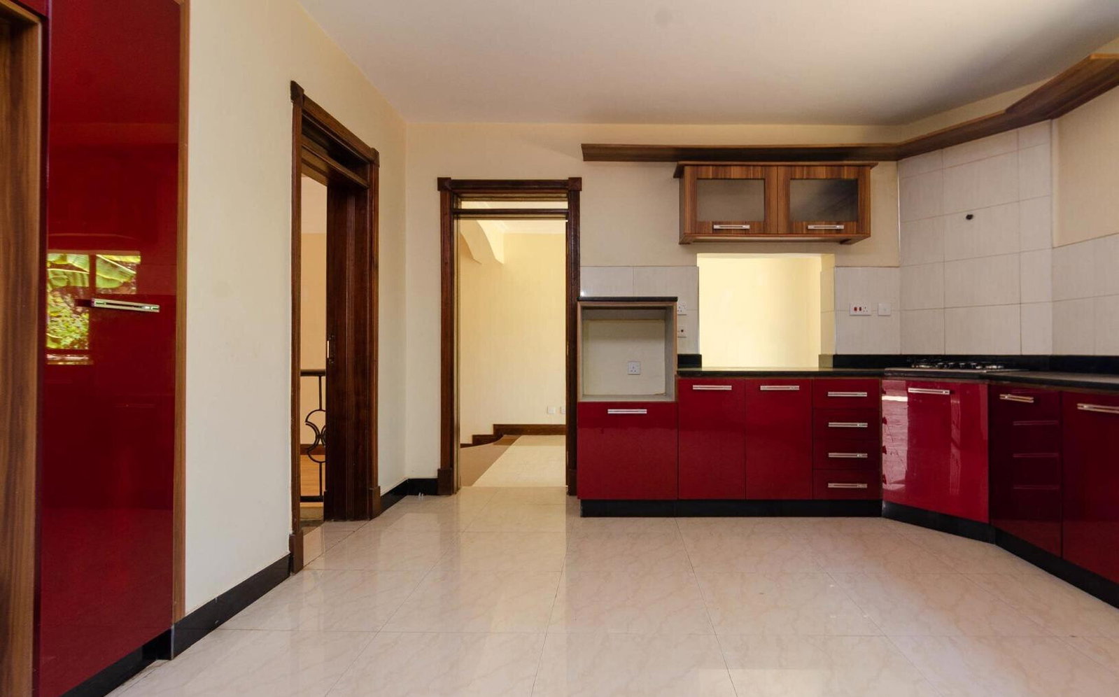 3-Storey Townhouse with Pool & Roof Terrace - Westlands