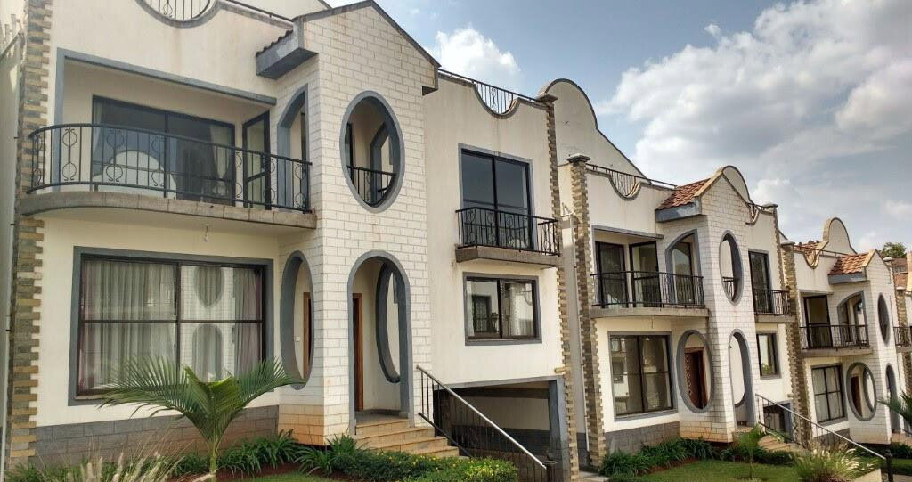 3-Storey Townhouse with Pool & Roof Terrace - Westlands
