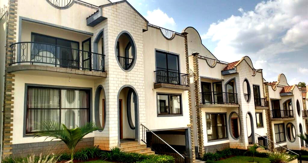 3-Storey Townhouse with Pool & Roof Terrace - Westlands