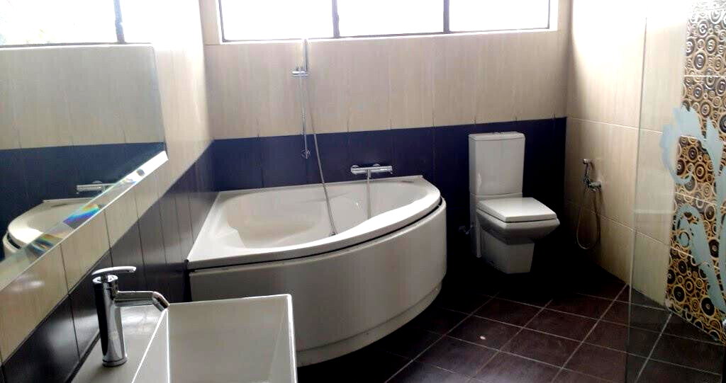 3-Storey Townhouse with Pool & Roof Terrace - Westlands