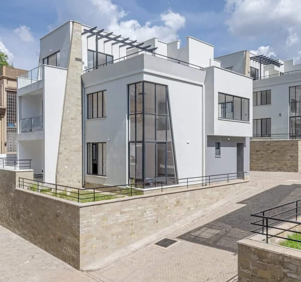 3-Storey Ultra-Modern Townhouse with Sunken Lounge - Lavington