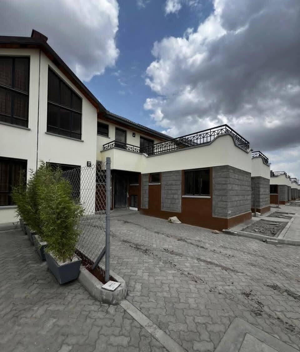 5BR All-Ensuite Townhouse with Clubhouse Pool & Gym - Kitengela