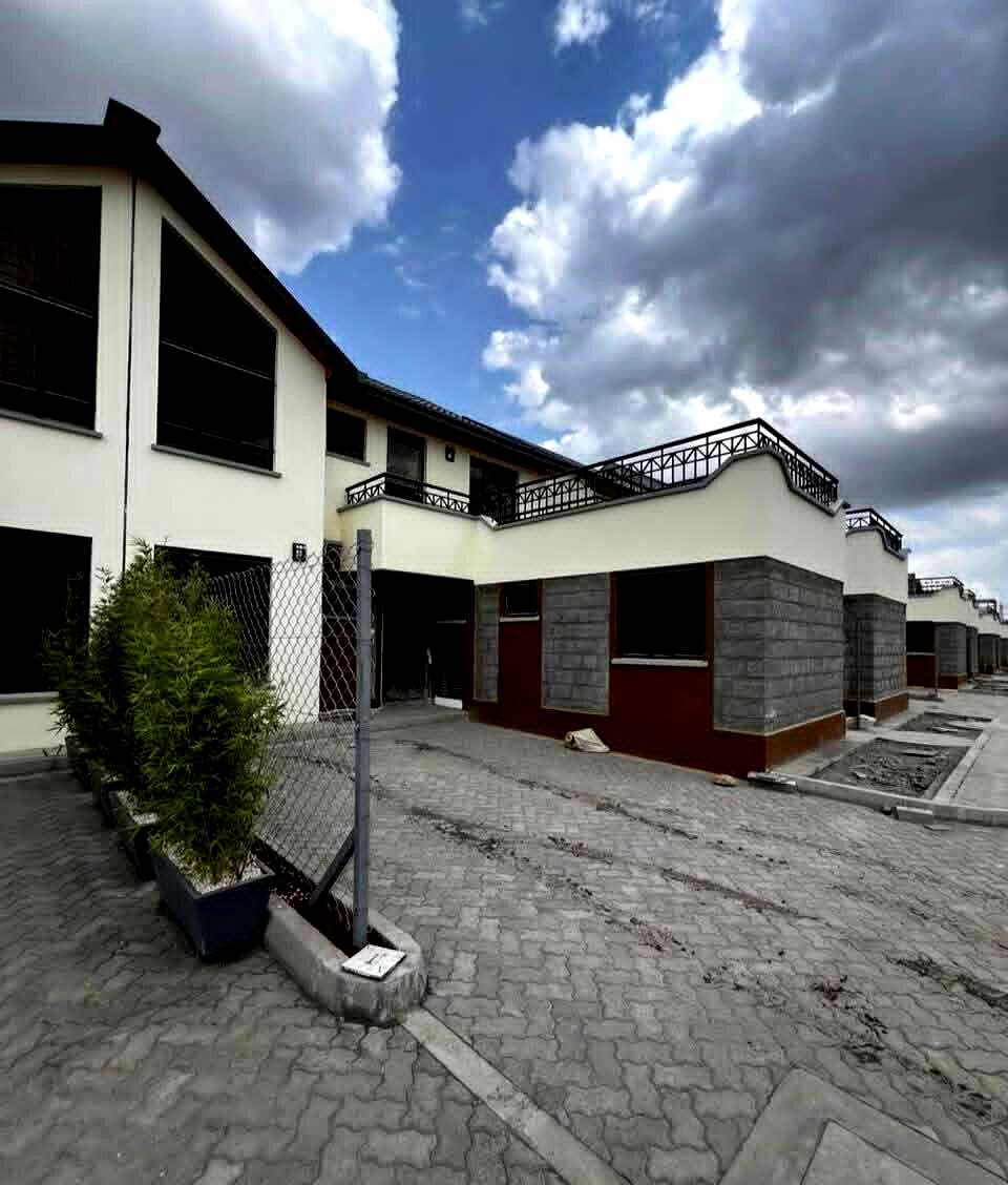 5BR All-Ensuite Townhouse with Clubhouse Pool & Gym - Kitengela