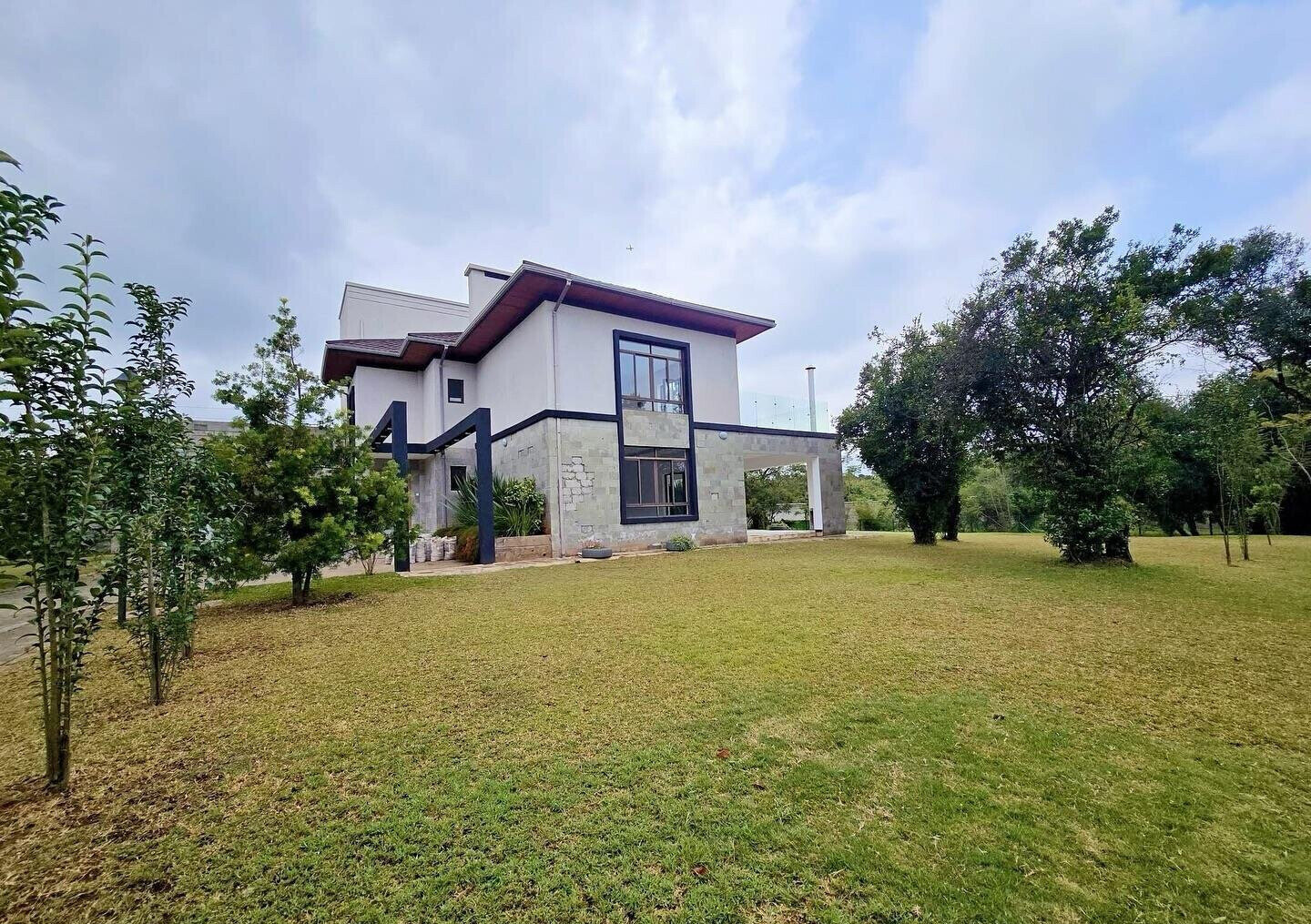Palatial 5-Bed Villa with Forest Views & Clubhouse – Karen