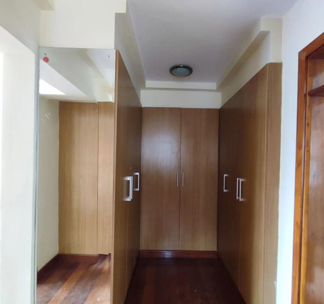 Jacuzzi & Manicured Garden 5BR Villa - Lavington