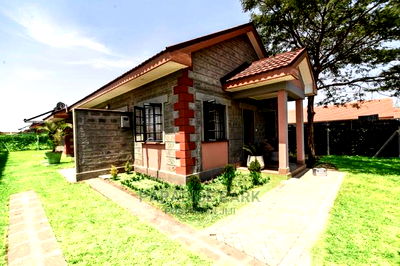 3bdrm Bungalow in Paradise Park Estate, Kinanie for Sale - Image 1