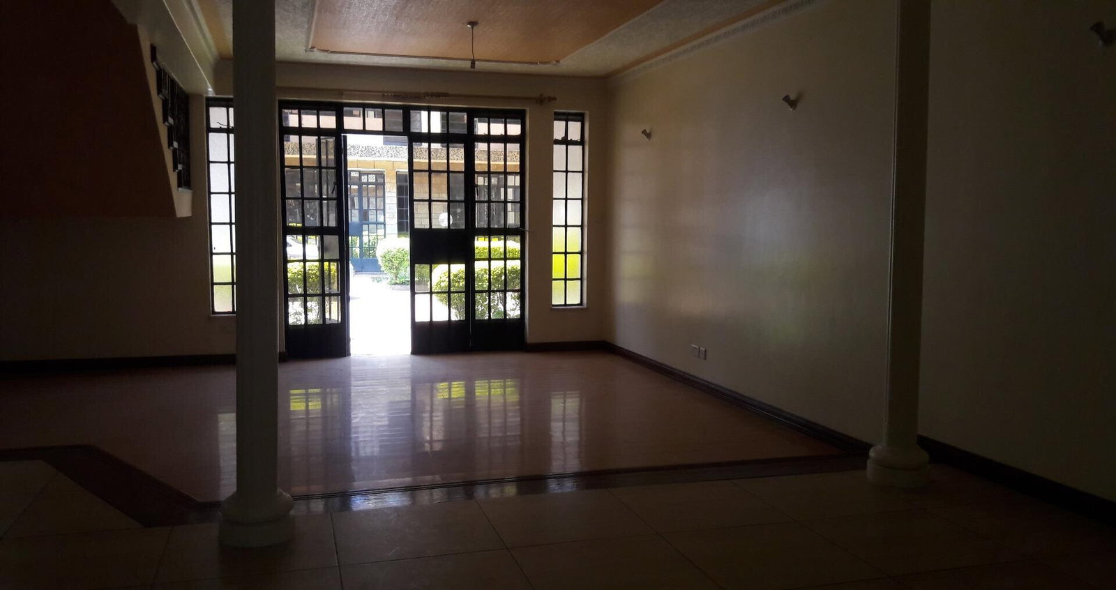 4-Ensuite Townhouse with Wooden Floors & Garden View - Lavington