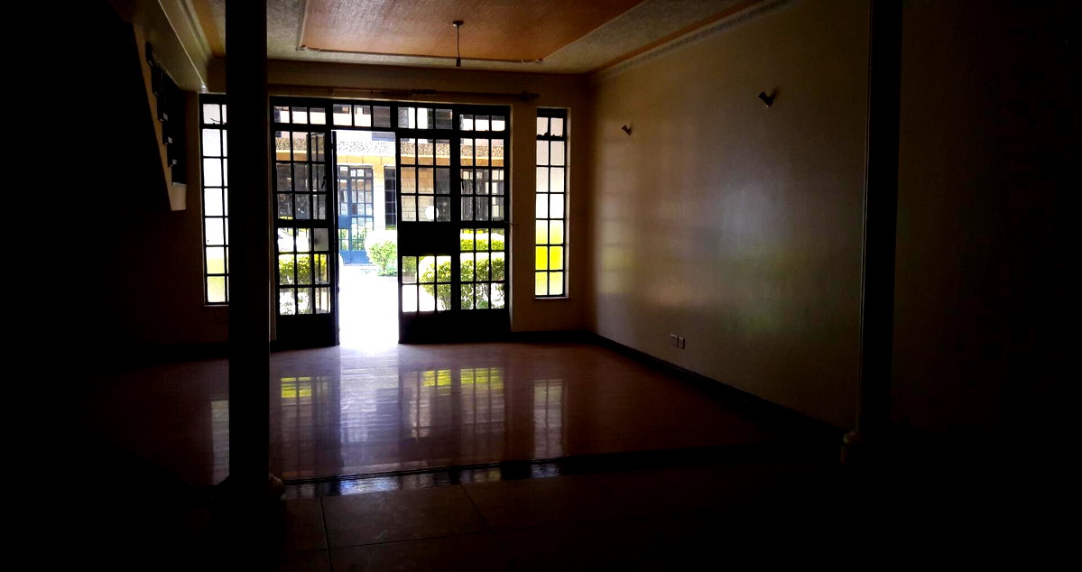 4-Ensuite Townhouse with Wooden Floors & Garden View - Lavington