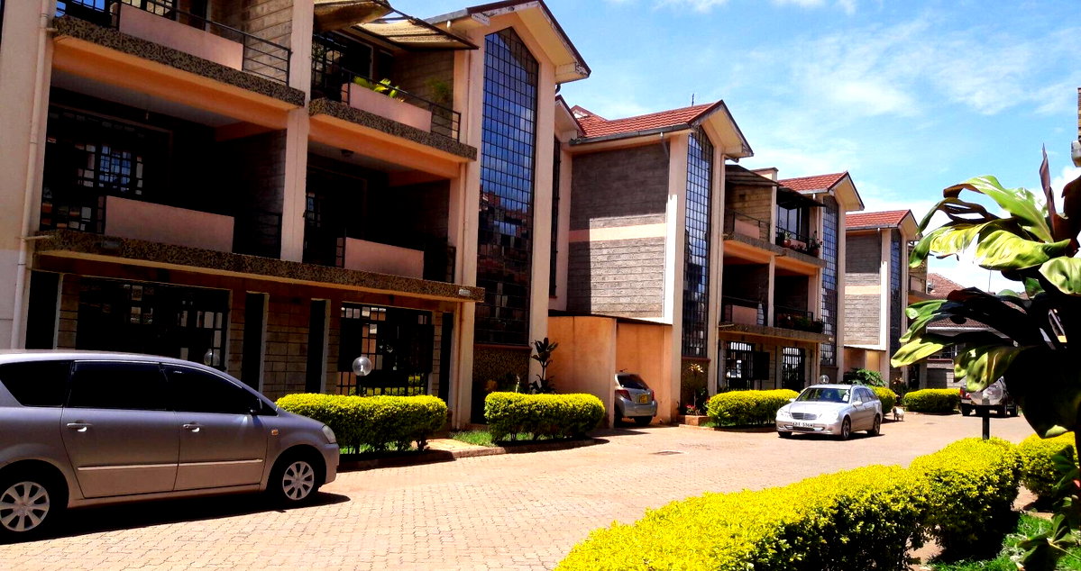 4-Ensuite Townhouse with Wooden Floors & Garden View - Lavington