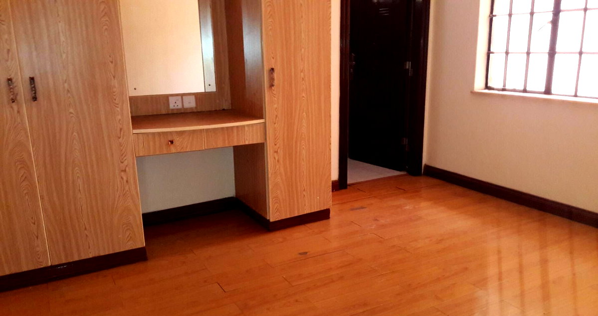 4-Ensuite Townhouse with Wooden Floors & Garden View - Lavington