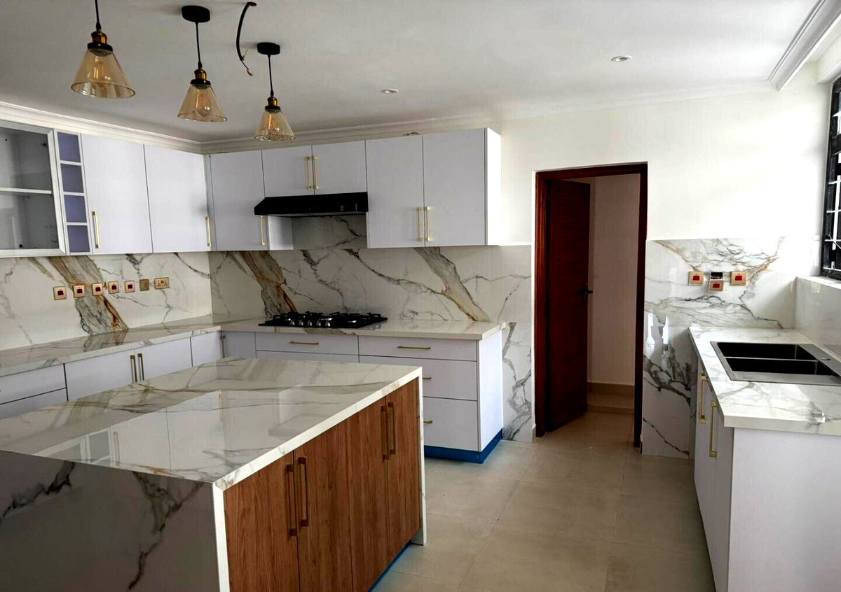 7-Bedroom All-Ensuite Townhouse on Acacia Drive - Runda