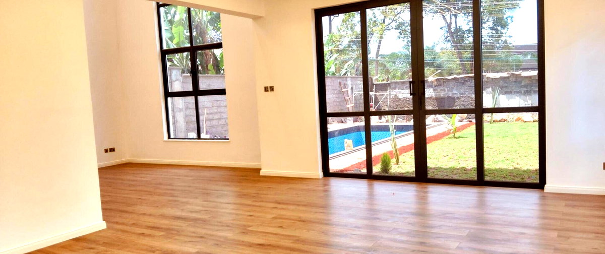5-Ensuite Townhouse with Private Pool & DSQ - Lavington