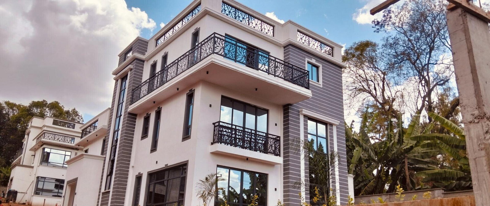 5-Ensuite Townhouse with Private Pool & DSQ - Lavington