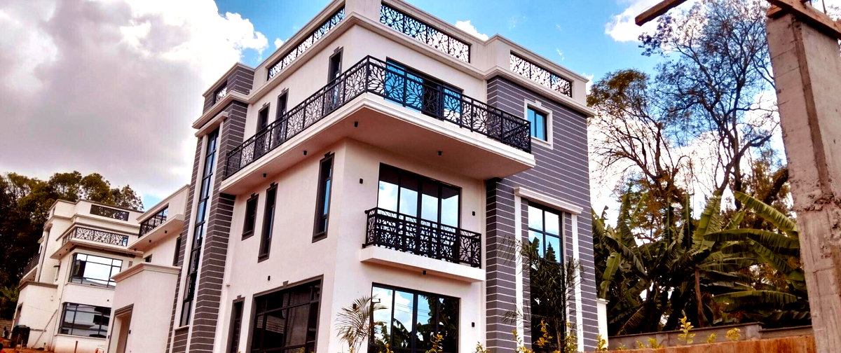 5-Ensuite Townhouse with Private Pool & DSQ - Lavington