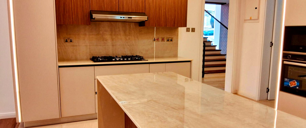 5-Ensuite Townhouse with Private Pool & DSQ - Lavington