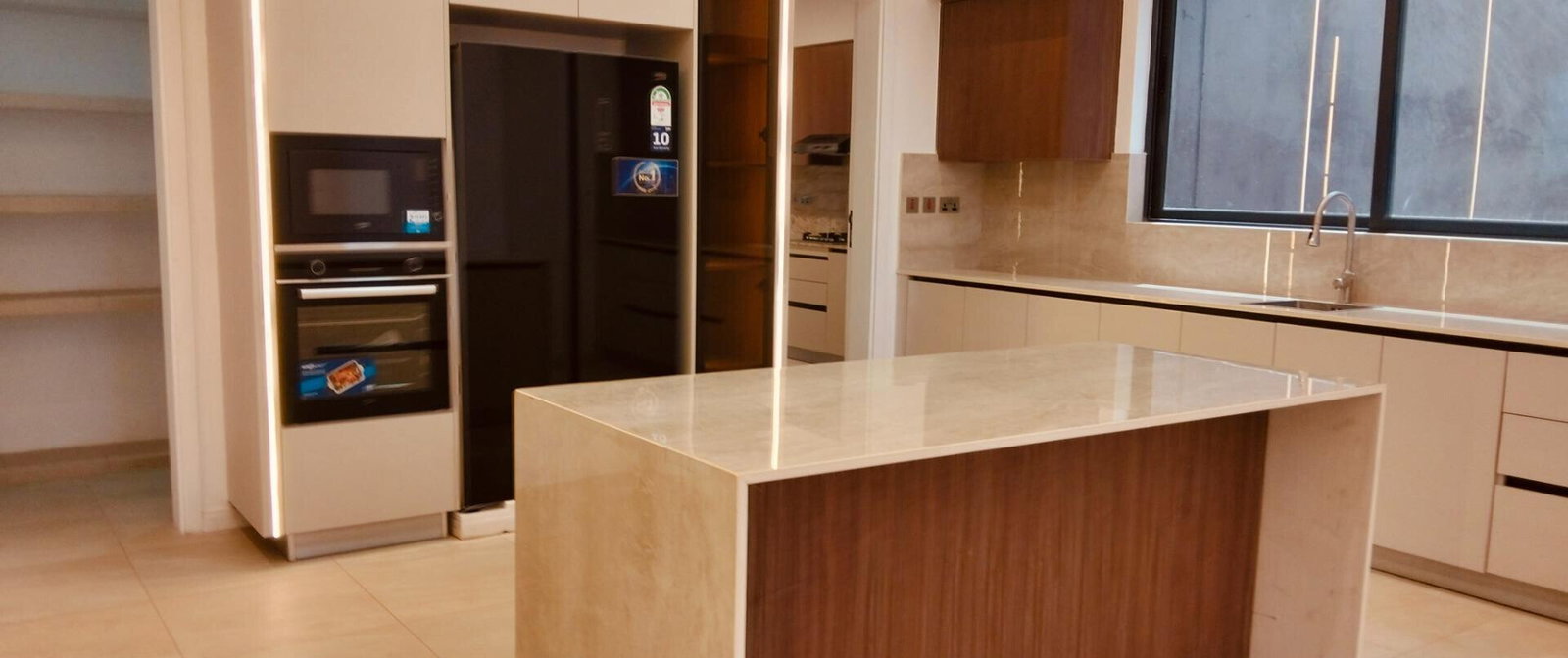 5-Ensuite Townhouse with Private Pool & DSQ - Lavington